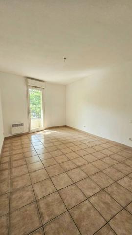 Appartement T3 - Terrasse et parking - Avenue Pierre et Marie Curie