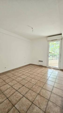 Appartement T3 - Terrasse et parking - Avenue Pierre et Marie Curie