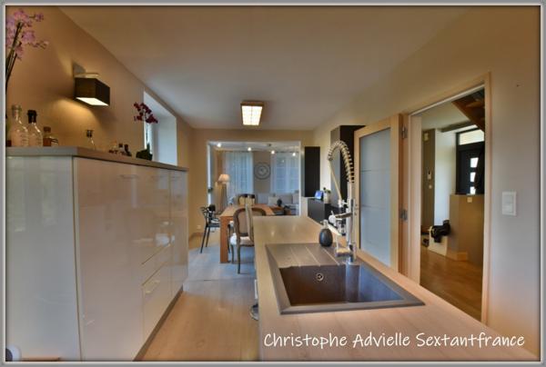 Ensemble immobilier, maison d'habitation, local commercial et gîtes sur 9127 M2