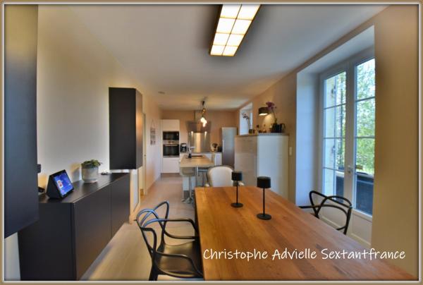 Ensemble immobilier, maison d'habitation, local commercial et gîtes sur 9127 M2