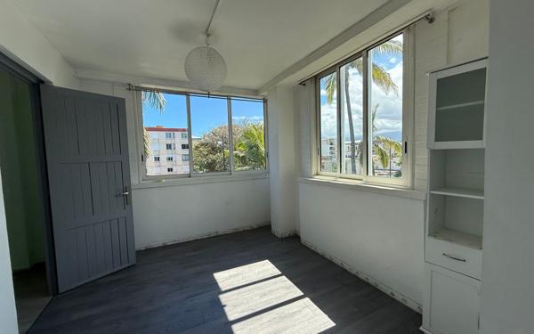 Appartement à vendre    4 pièces • 77 m2 Saint-Pierre