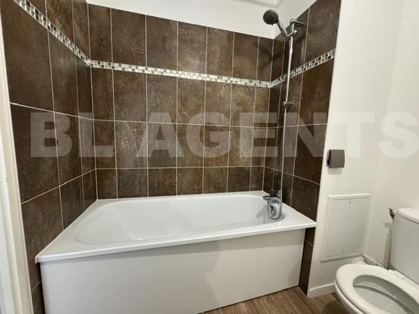  À vendre – F2 récent avec balcon et parking – Meaux quartier Dunant