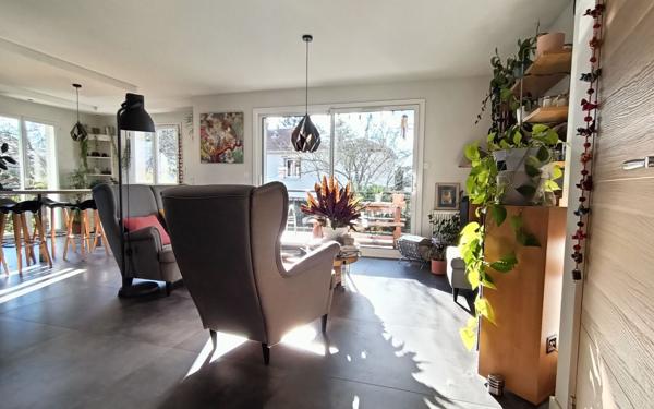 Maison à vendre    6 pièces • 148,86 m2 Rillieux-la-Pape