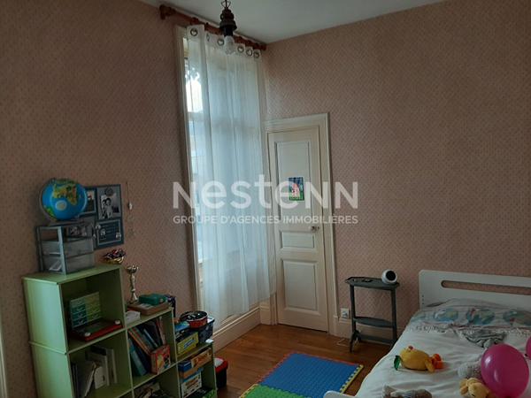 Maison spacieuse de 160m² habitable avec 4 chambres plein centre de Bressuire