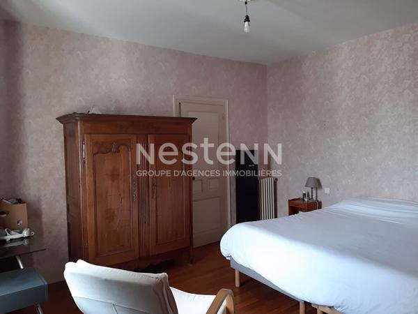 Maison spacieuse de 160m² habitable avec 4 chambres plein centre de Bressuire