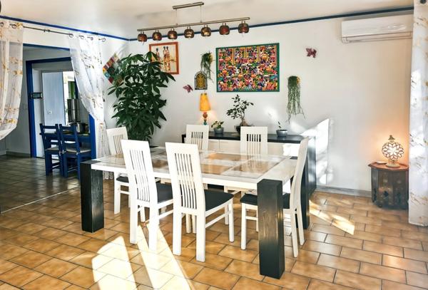 MAISON DE VILLE ET DÉPENDANCES – EN EXCLUSIVITÉ