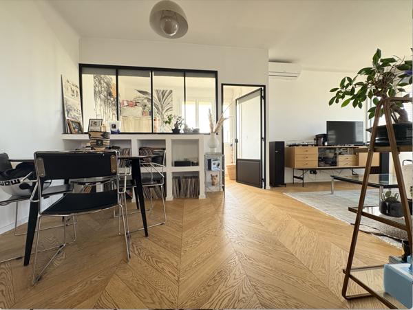 Marseille (13008) T3 en parfait état avec terrasse et vue mer