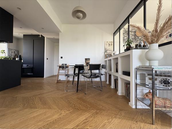 Marseille (13008) T3 en parfait état avec terrasse et vue mer