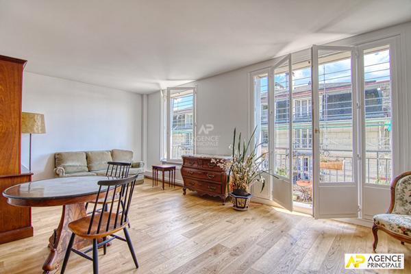 Versailles Avenue de Paris - Appartement 4 pièces 97 m² carrez 3ème étage avec ascenseur, balcons, cave et parking €635 000 ** - Référence 25301