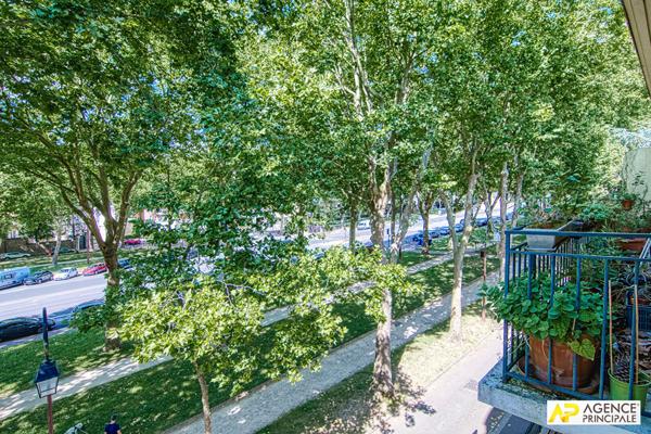 Versailles Avenue de Paris - Appartement 4 pièces 97 m² carrez 3ème étage avec ascenseur, balcons, cave et parking €635 000 ** - Référence 25301