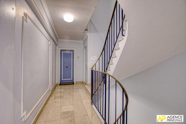 Versailles Avenue de Paris - Appartement 4 pièces 97 m² carrez 3ème étage avec ascenseur, balcons, cave et parking €635 000 ** - Référence 25301