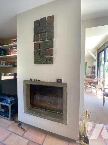 Maison indépendante d'une surface habitable d'environ 173 m² construite début des années 80  et...