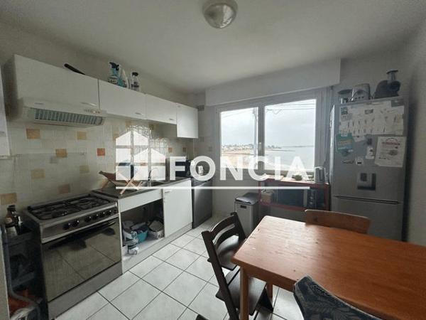 Location Appartement 3 pièces 57.45 m² - 5 PLACE DE LA NOURRIGUEL Larmor Plage 56260