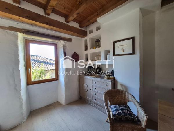 CHARMANTE MAISON EN PIERRE