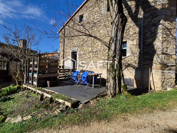 CHARMANTE MAISON EN PIERRE