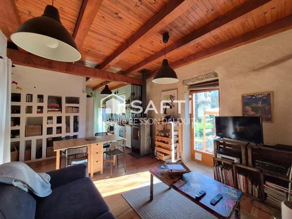 CHARMANTE MAISON EN PIERRE