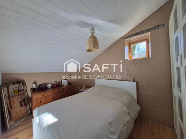 CHARMANTE MAISON EN PIERRE