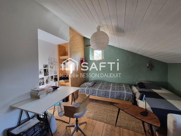 CHARMANTE MAISON EN PIERRE