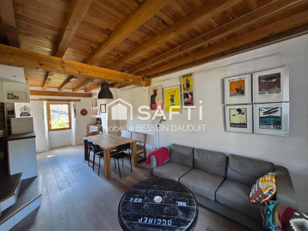 CHARMANTE MAISON EN PIERRE