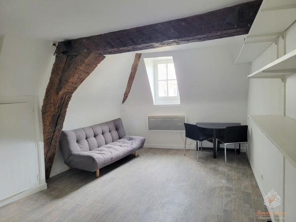 Paris (75004) Rare au cœur du Marais historique - duplex - au pied du métro Saint-Paul - dans l'ancien hôtel Séguier