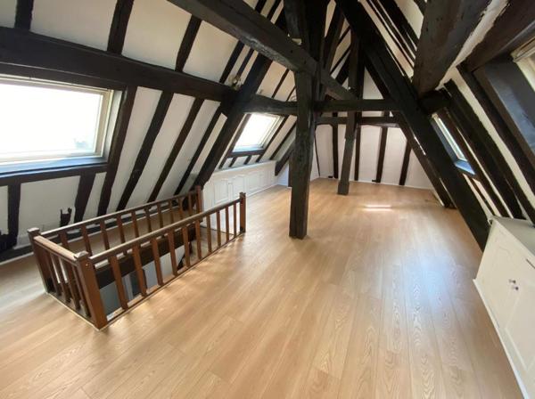 Paris (75004) Rare au cœur du Marais historique - duplex - au pied du métro Saint-Paul - dans l'ancien hôtel Séguier