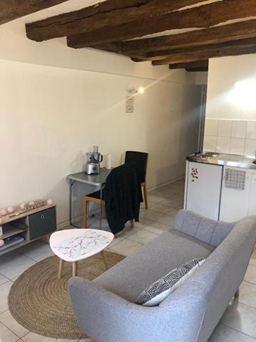ANGERS/JUSTICES T2 NON MEUBLE DISPONIBLE DE SUITE