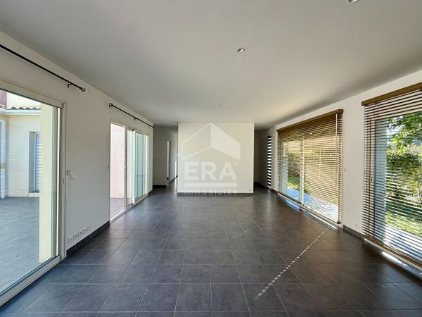 BELLE MAISON PLAIN PIED - 4 CHAMBRES - PATIO - SECTEUR CALME