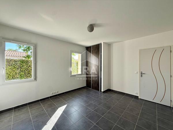 BELLE MAISON PLAIN PIED - 4 CHAMBRES - PATIO - SECTEUR CALME