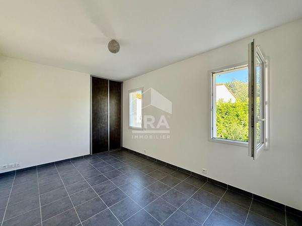 BELLE MAISON PLAIN PIED - 4 CHAMBRES - PATIO - SECTEUR CALME