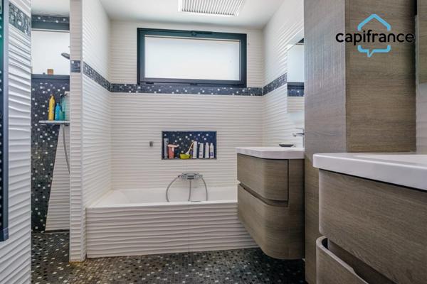 VILLA D'ARCHITECHTE - CHATEAU GOMBERT