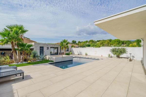 VILLA D'ARCHITECHTE - CHATEAU GOMBERT