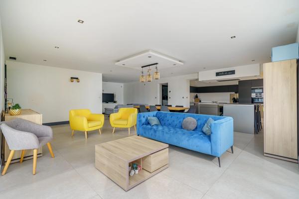 VILLA D'ARCHITECHTE - CHATEAU GOMBERT