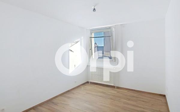 Appartement à louer    4 pièces • 88,89 m2 Saint-Flour