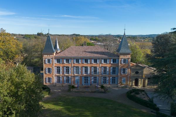 Pézenas (34120) Pézenas-Chateau d'Exception-1450m² au coeur d'un par de 4.4 ha-Prestations haut de gamme