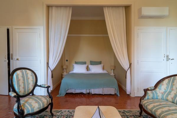 Pézenas (34120) Pézenas-Chateau d'Exception-1450m² au coeur d'un par de 4.4 ha-Prestations haut de gamme