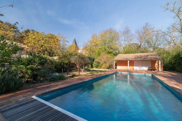 Pézenas (34120) Pézenas-Chateau d'Exception-1450m² au coeur d'un par de 4.4 ha-Prestations haut de gamme