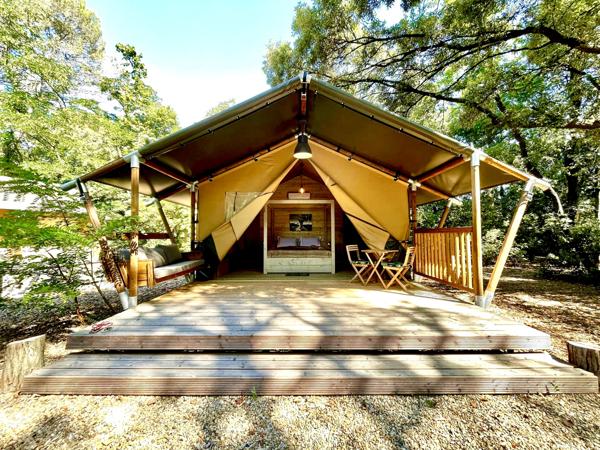 Pézenas (34120) Pézenas-Chateau d'Exception-1450m² au coeur d'un par de 4.4 ha-Prestations haut de gamme