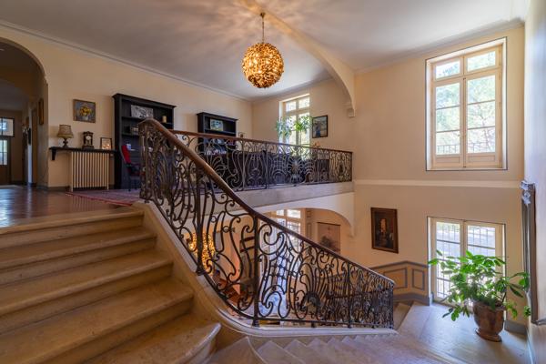 Pézenas (34120) Pézenas-Chateau d'Exception-1450m² au coeur d'un par de 4.4 ha-Prestations haut de gamme