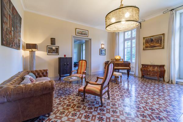 Pézenas (34120) Pézenas-Chateau d'Exception-1450m² au coeur d'un par de 4.4 ha-Prestations haut de gamme