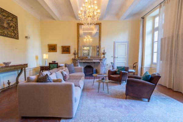 Pézenas (34120) Pézenas-Chateau d'Exception-1450m² au coeur d'un par de 4.4 ha-Prestations haut de gamme