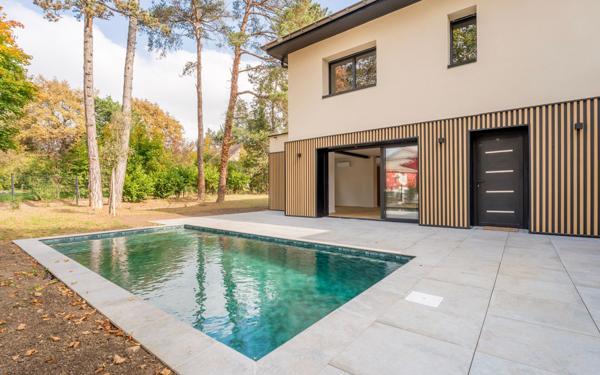 Maison à vendre    5 pièces • 149,40 m2 Charbonnières-les-Bains