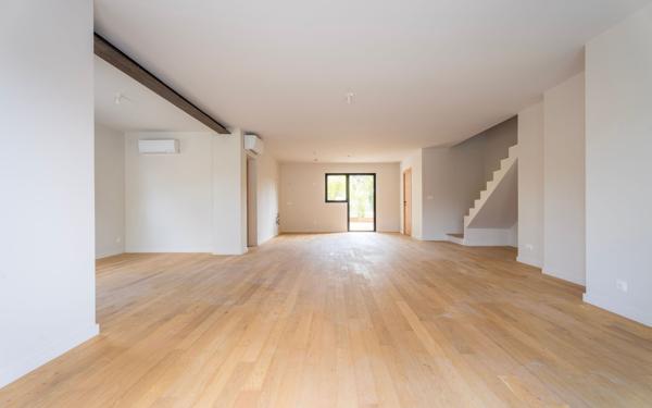 Maison à vendre    5 pièces • 149,40 m2 Charbonnières-les-Bains