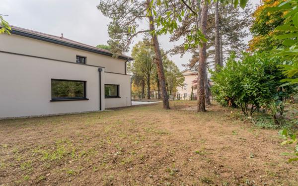 Maison à vendre    5 pièces • 149,40 m2 Charbonnières-les-Bains