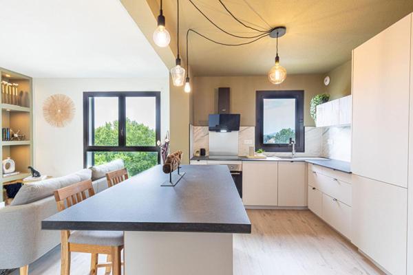 Appartement Carpentras 3 pièce(s) 73.47 m2 refait à neuf