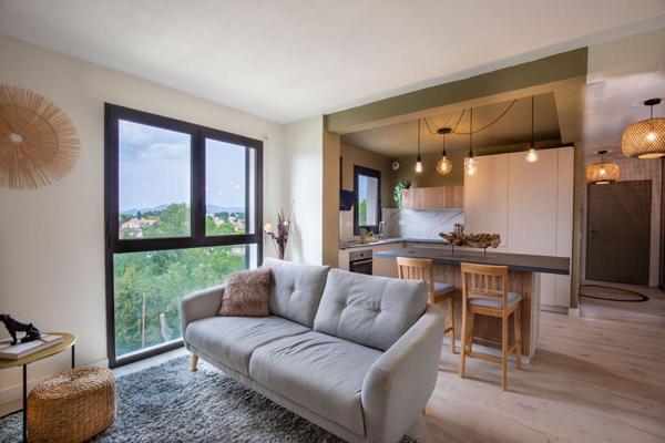 Appartement Carpentras 3 pièce(s) 73.47 m2 refait à neuf