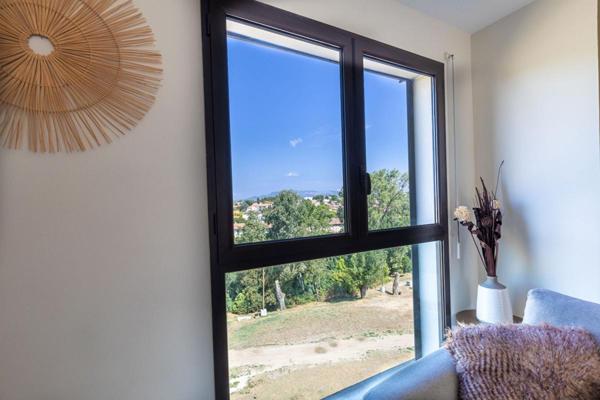 Appartement Carpentras 3 pièce(s) 73.47 m2 refait à neuf