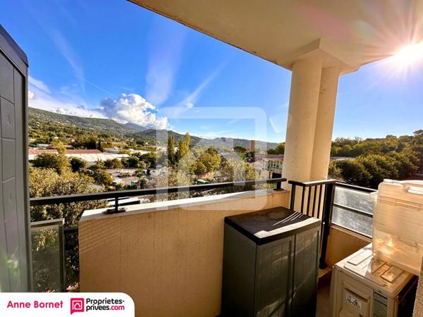 GRASSE - Appartement 3 pièces, 2 parkings, piscine