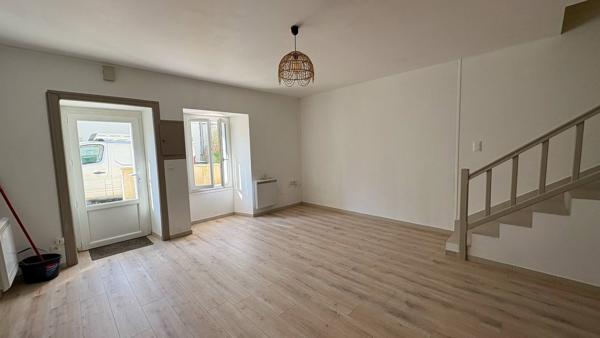 Maison
                                                                                                                                                                                                                                                                                                                        2 pièce(s)                                                                                                                                                                                                          1 chambre(s)                                                                                                                                                                                                          59.8  m²