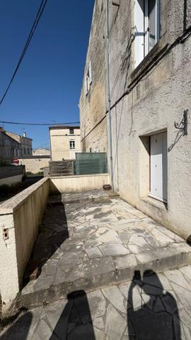 Maison
                                                                                                                                                                                                                                                                                                                        2 pièce(s)                                                                                                                                                                                                          1 chambre(s)                                                                                                                                                                                                          59.8  m²