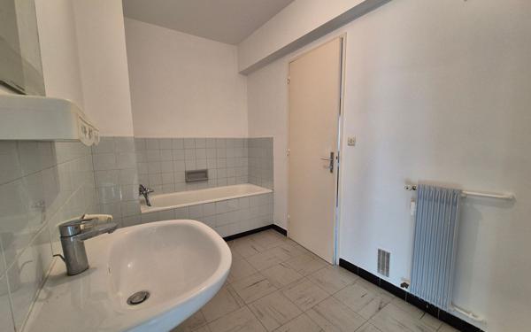 Appartement à vendre    4 pièces • 105 m2 Bayonne